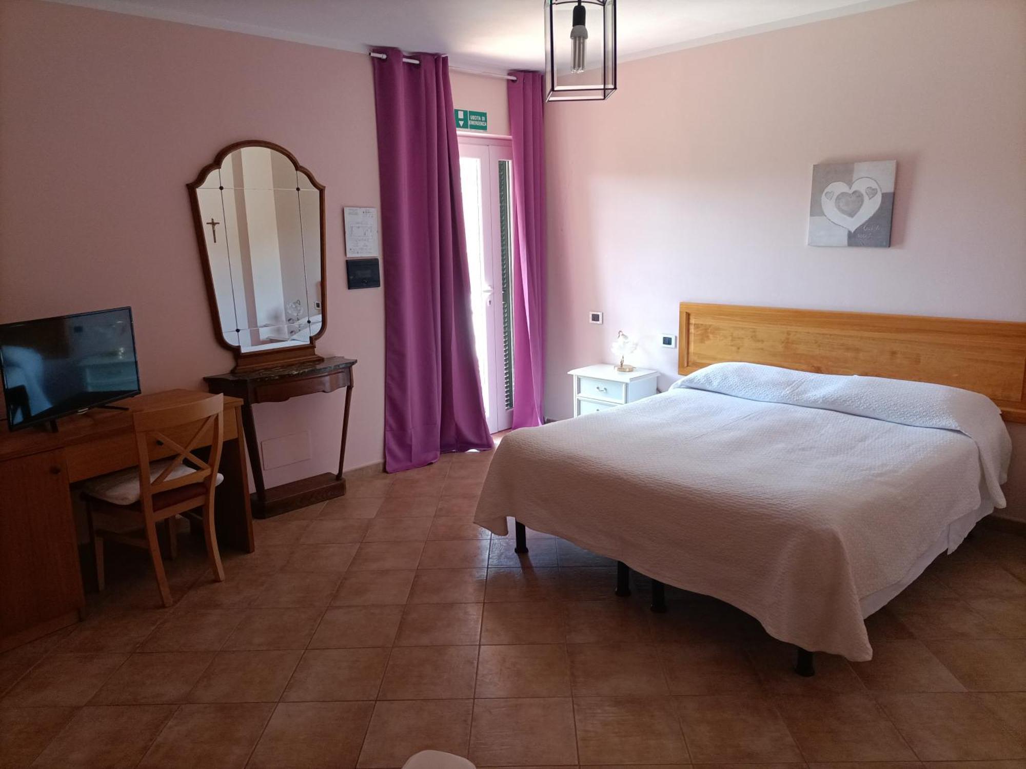 B&B Agriturismo Regno Di Toscana コッレサルヴェッティ 部屋 写真